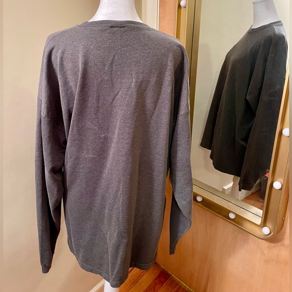 Men’s Detroit Red Wings 2002 Training Camp Long Sleeve Shirt/ Thin Sweatshirt XL - Picture 4 of 5